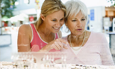 jewelry-buying-supporting5-380x230